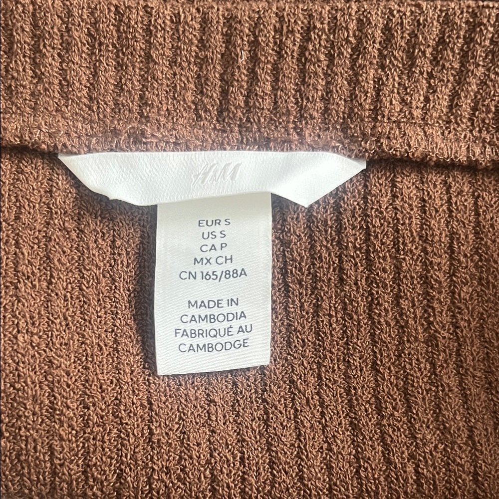 H&M Off-the-Shoulder Ribbed Sweater in Brown - Picture 4 of 5